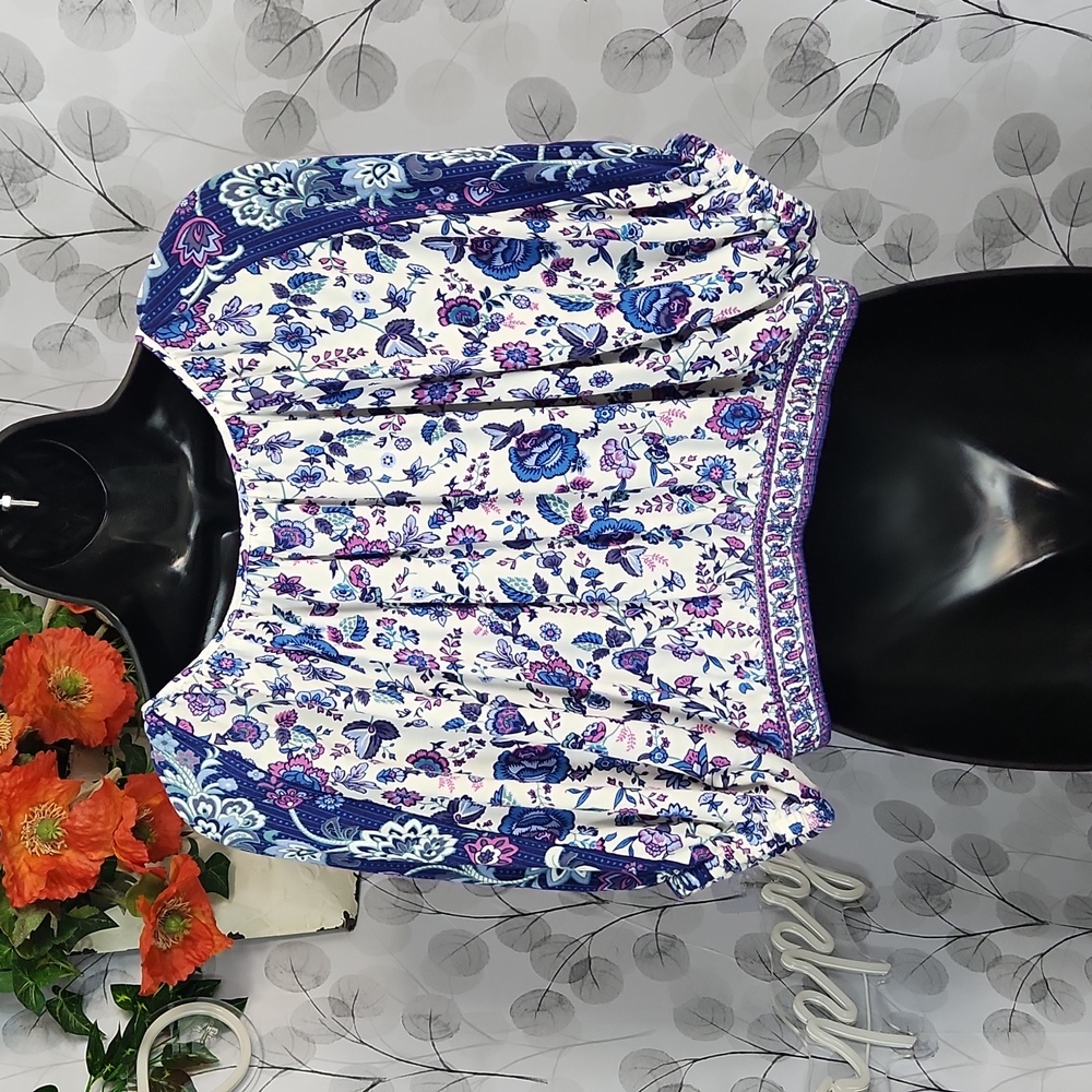 Joie Folk Song Cropped Blouse in SkyJoie Folk Song Sky Blue Floral Cropped Silk - Picture 6 of 7